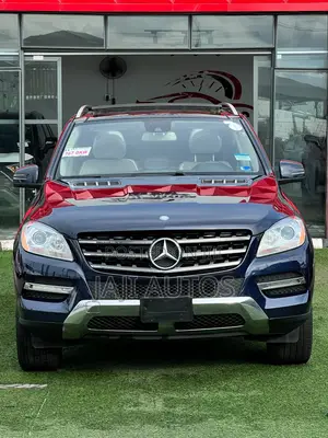 Mercedes-Benz M Class ML350 4dr SUV (3.5L 6cyl 7A) 2014 Blue
