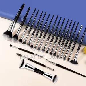 21-Piece Engraved Makeup Brush Set (Beginner Friendly)