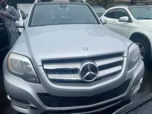 Mercedes-Benz GLK-Class Base GLK 350 4dr AWD 4MATIC (3.5L 6cyl 7A) 2015
