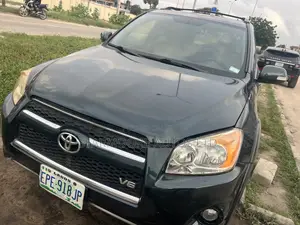 Toyota RAV4 2.5 Limited 4x4 2010 Green