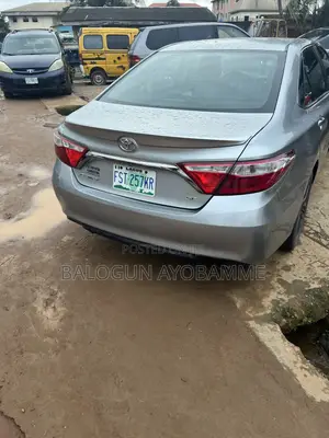 Toyota Camry SE 4dr Sedan (2.5L 4cyl 6A) 2015 Silver