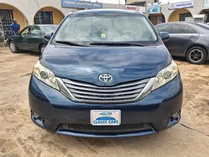 Toyota Sienna LE 7 Passenger 2011 Blue