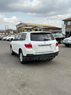 Toyota Highlander SE 2012 White