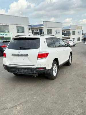 Toyota Highlander SE 2012 White