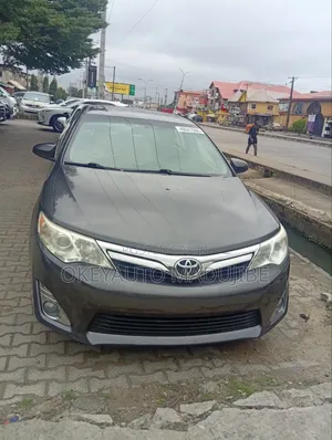 Toyota Camry XLE 4dr Sedan (2.5L 4cyl 6A) 2014 Green