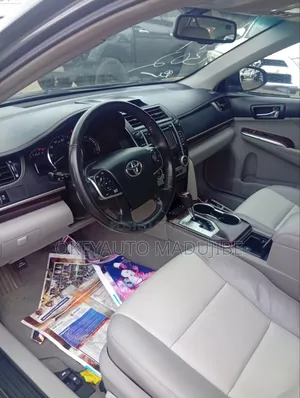 Toyota Camry XLE 4dr Sedan (2.5L 4cyl 6A) 2014 Green