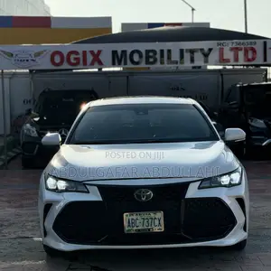 Toyota Avalon XSE FWD Sedan (3.5L V6 8A) 2019 White