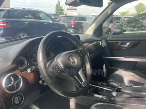 Mercedes-Benz GLK-Class Base GLK 350 4dr AWD 4MATIC (3.5L 6cyl 7A) 2015