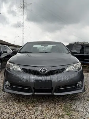 Toyota Camry SE 4dr Sedan (2.5L 4cyl 6A) 2015 Gray
