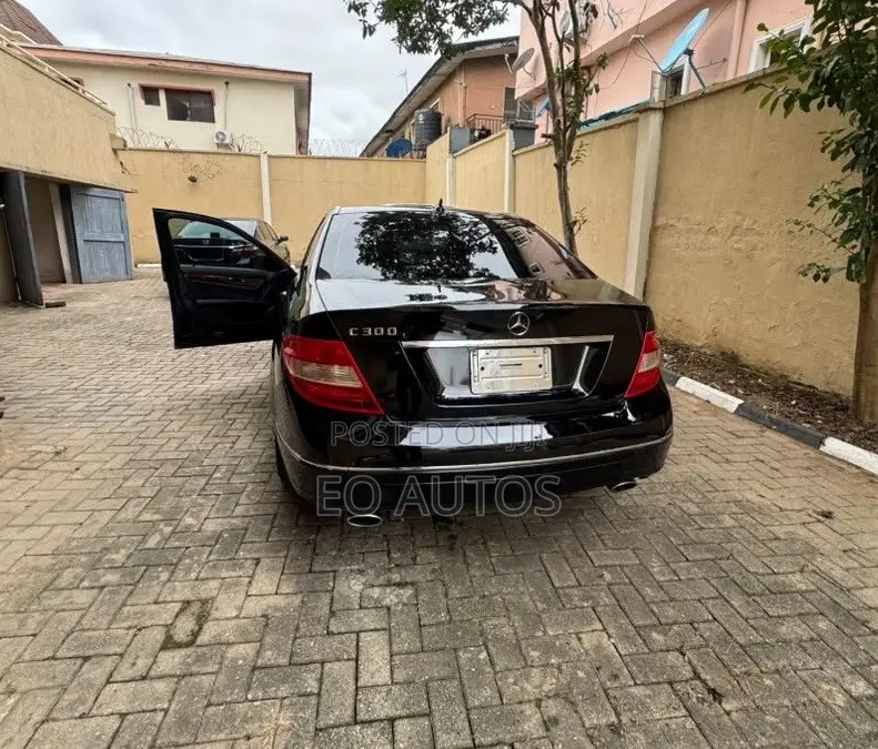 Mercedes-Benz C300 2012 Black
