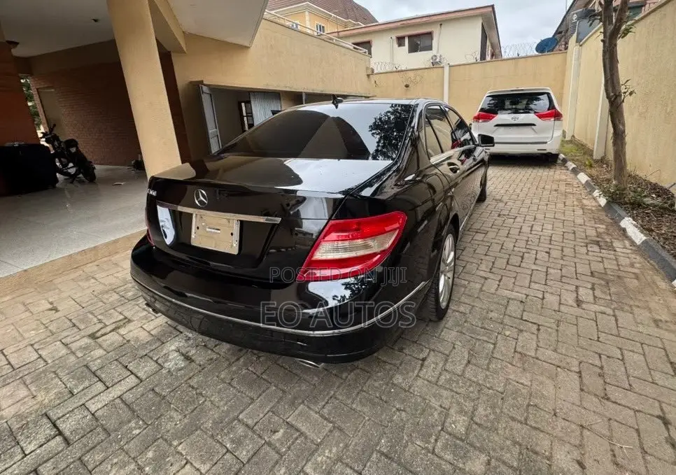 Mercedes-Benz C300 2012 Black