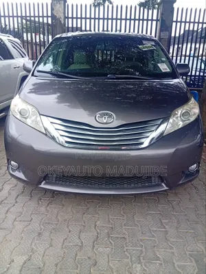 Toyota Sienna 2014 Green