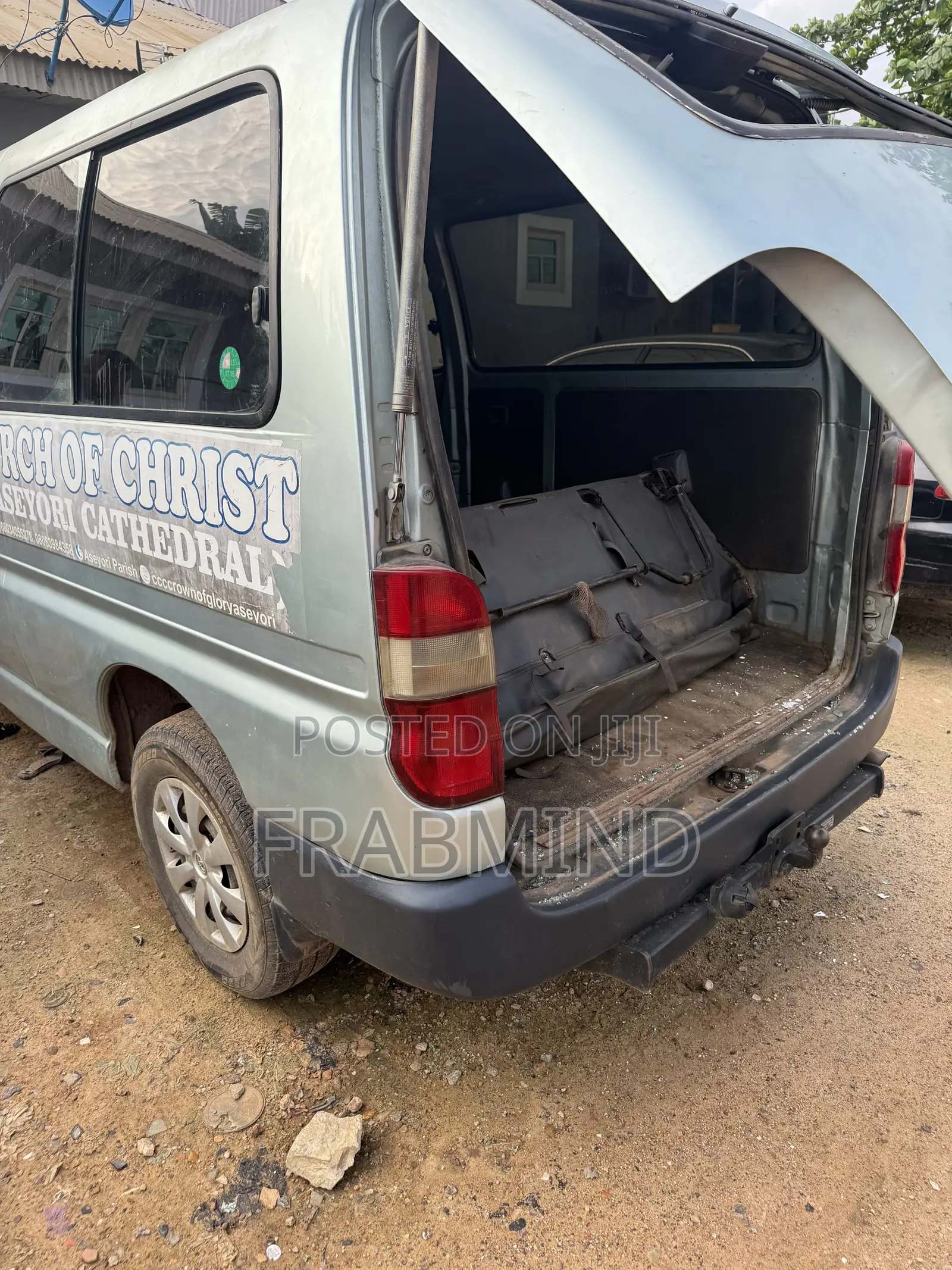 Toyota HiAce 2002 Grey