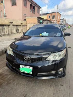 Toyota Camry SE 4dr Sedan (2.5L 4cyl 6A) 2013 Black