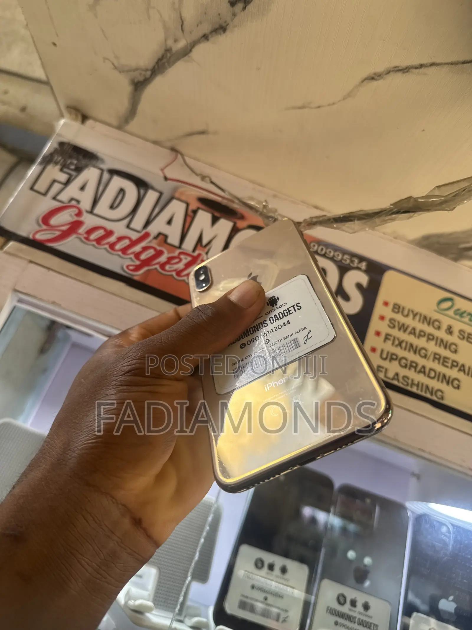 Apple iPhone XS Max 64 GB Gold
