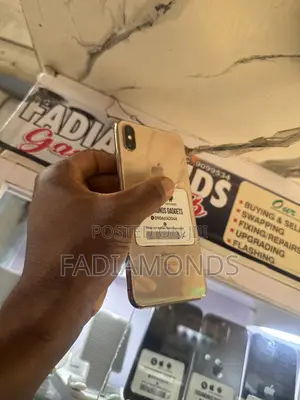 Apple iPhone XS Max 64 GB Gold