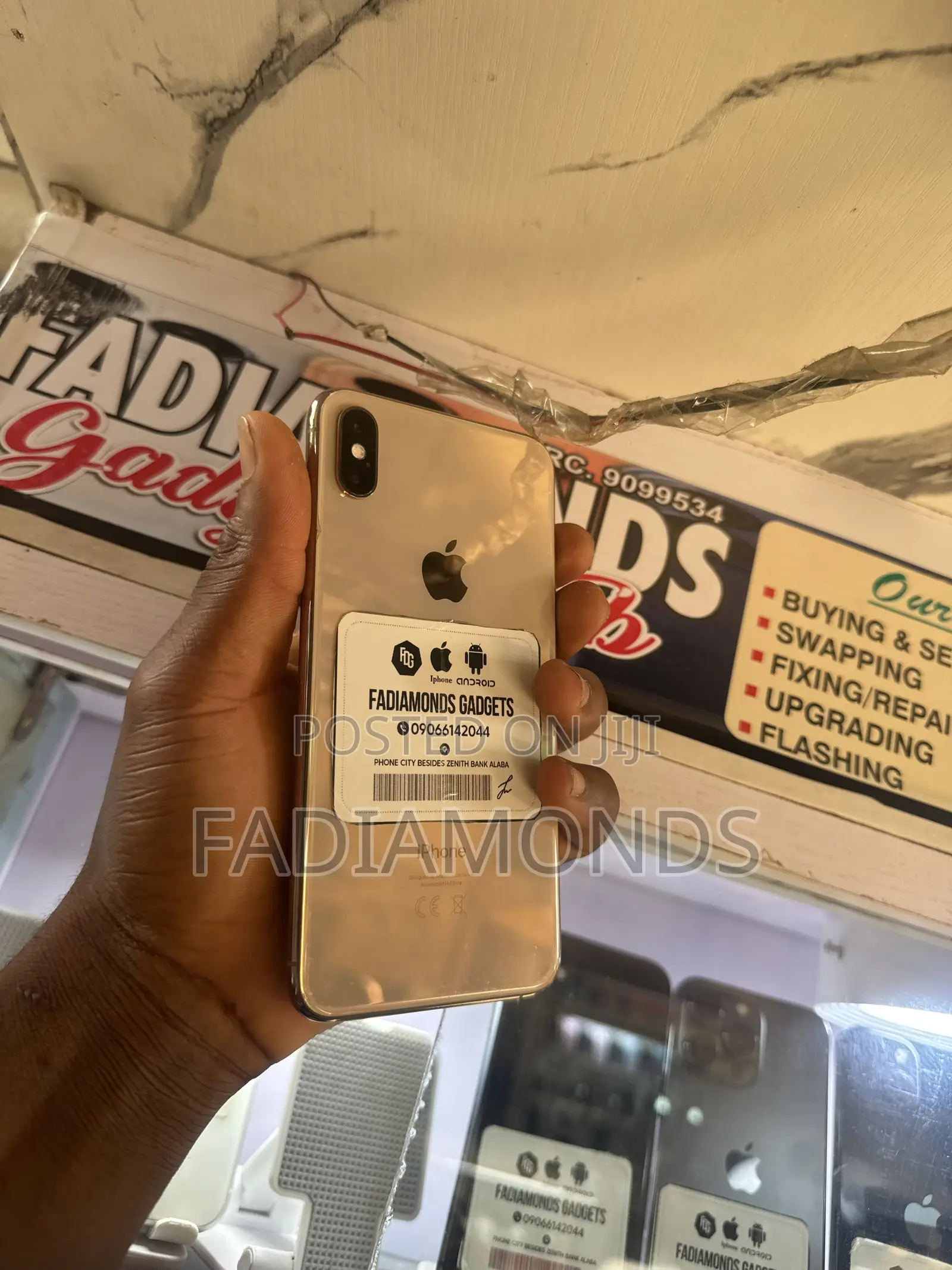 Apple iPhone XS Max 64 GB Gold