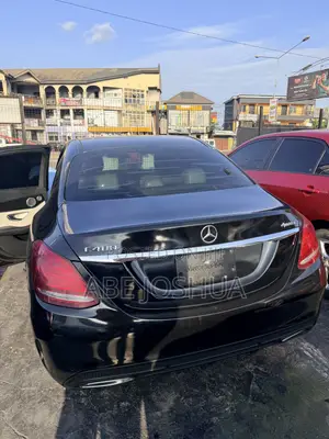 Mercedes-Benz C400 2016 Black