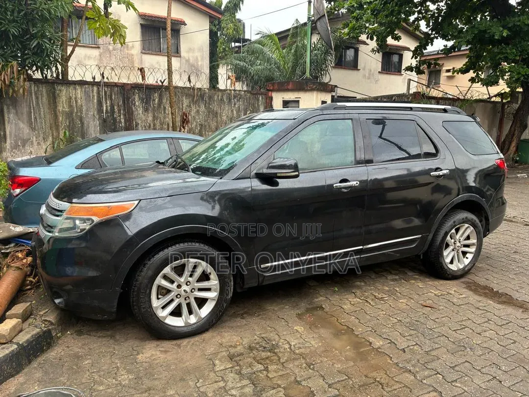 Ford Explorer 2016 Black