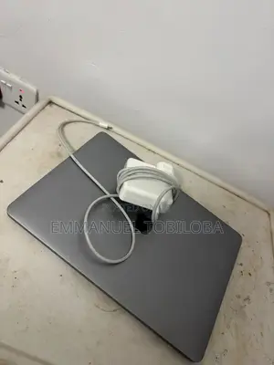 Laptop Apple MacBook Pro 2021 M1 8GB Apple M1 SSD 512GB