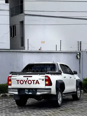 Toyota Hilux 2020 White