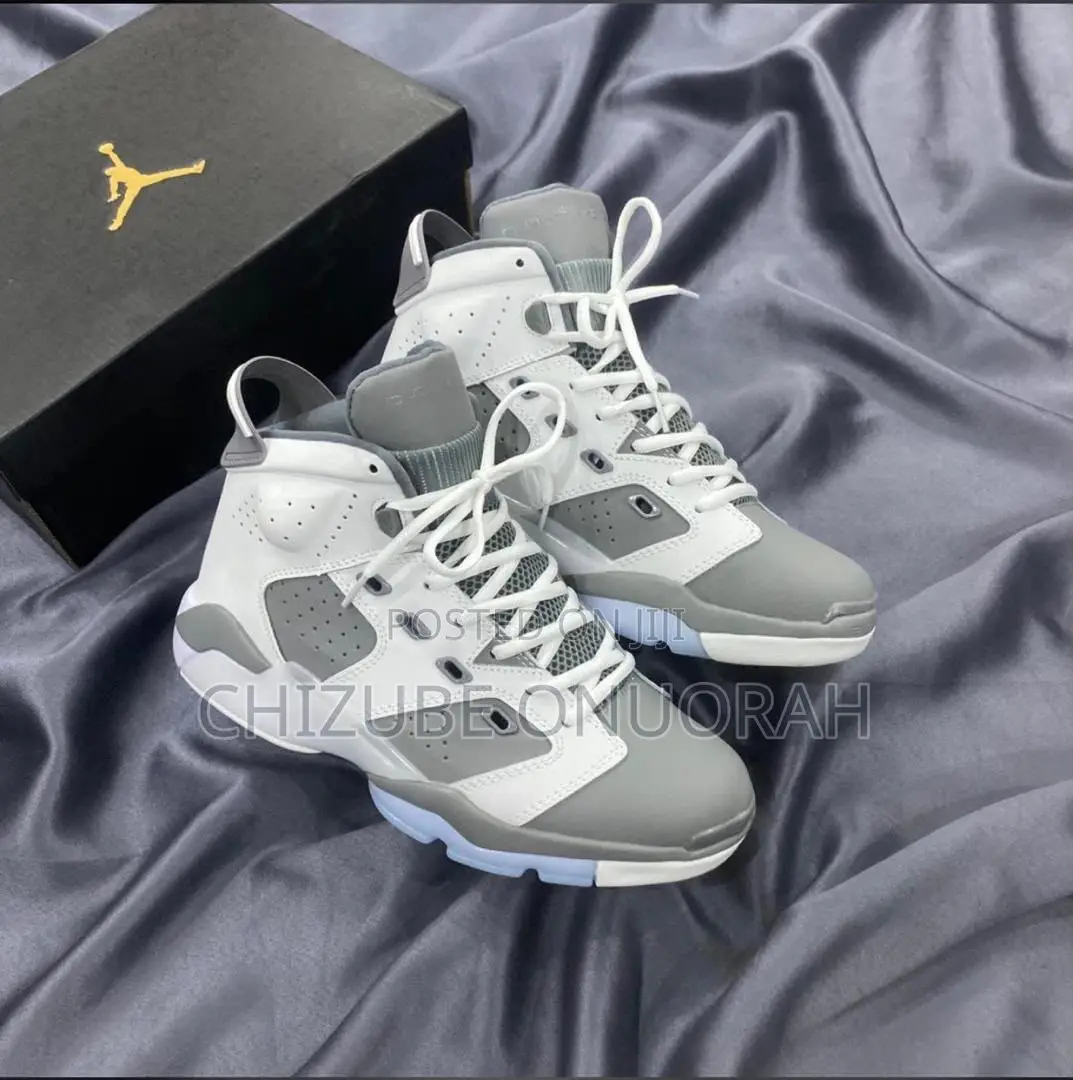 Nike Air Jordan 6 Retro Sneakers