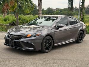 Toyota Camry SE 2023 Gray