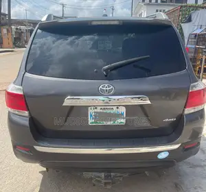 Toyota Highlander Limited 2010 Gray