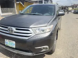 Toyota Highlander Limited 2010 Gray