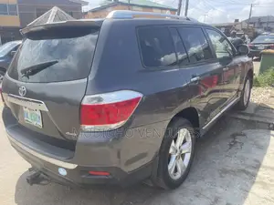 Toyota Highlander Limited 2010 Gray