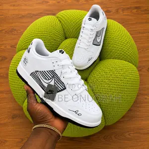 Nike Airforce 1 Graphic Sneakers