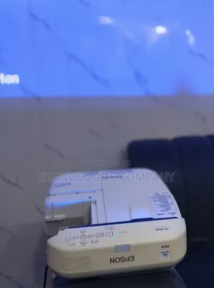 Epson EB-595Wi 3,300 Lumens Ultra Short Throw 3LCD Projector