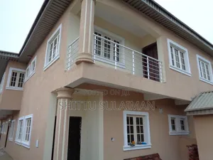 5bdrm Duplex in Alaguntan, Ogombo for sale