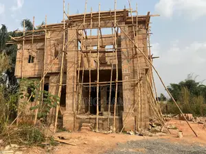 6bdrm Duplex in Delta State for sale
