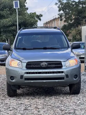 Toyota RAV4 2.4 2008 Green