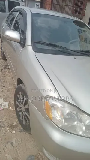 Toyota Corolla 2004 Gold