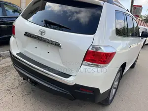 Toyota Highlander Limited 3.5l 4WD 2013 Off white