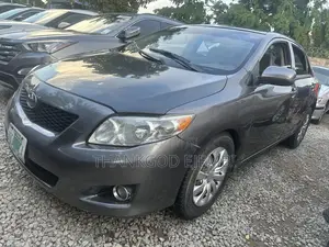 Toyota Corolla LE 4dr Sedan (1.8L 4cyl 4A) 2010 Gray