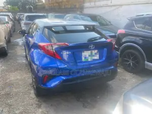 Toyota C-HR 2019 Blue