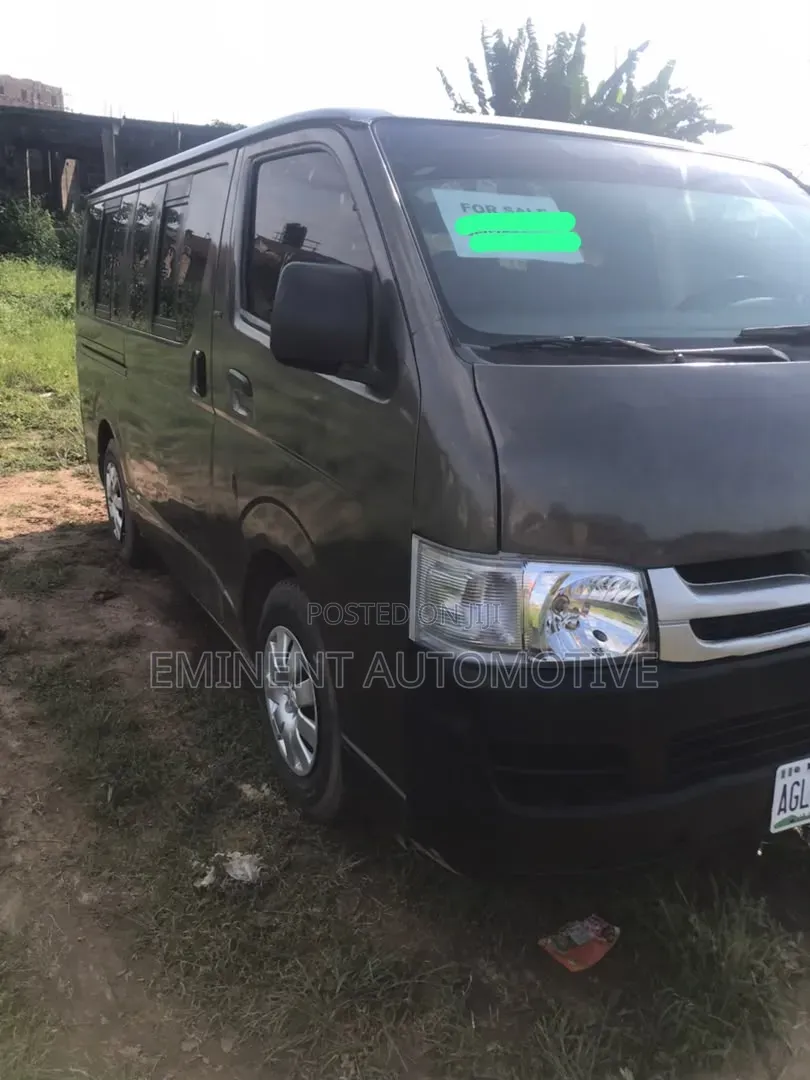 Toyota HiAce 2011 Grey