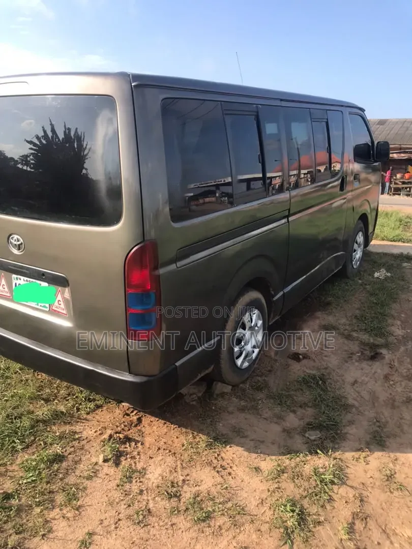 Toyota HiAce 2011 Grey