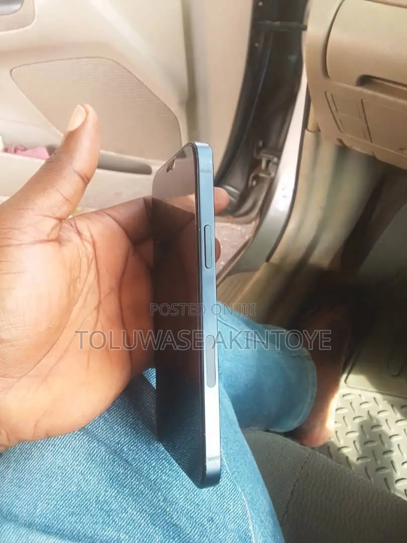 Apple iPhone 12 64 GB Black