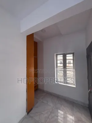 1bdrm Shared Apartment in Westend Estate, Lagos Island / Lagos Island