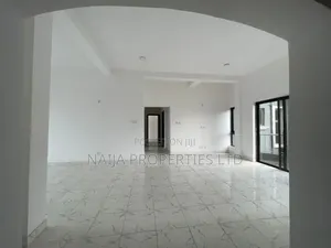 3bdrm Apartment in Lekki Phase 1 for rent