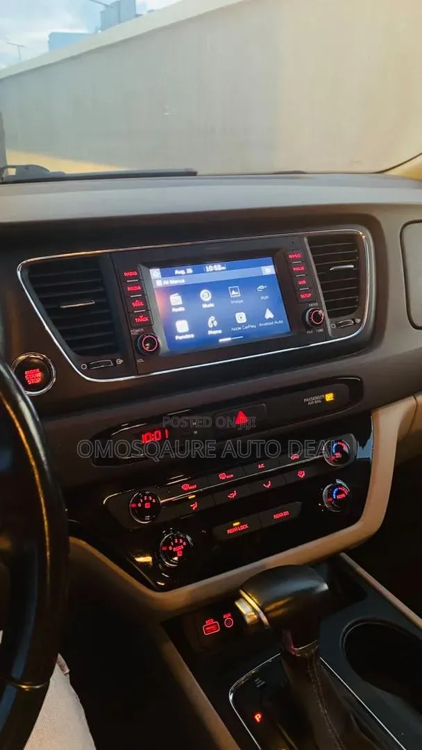 Kia Sedona EX 2018 Silver
