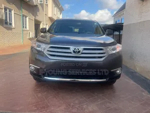 Toyota Highlander Limited 3.5l 4WD 2013 Gray