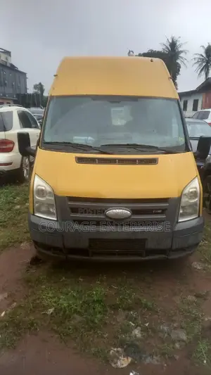 Ford Transit 2012 Yellow