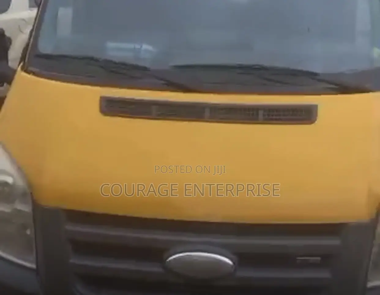 Ford Transit 2012 Yellow