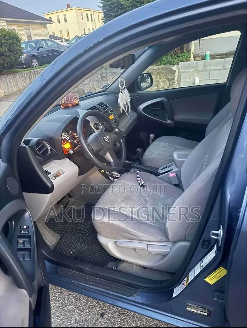 Toyota RAV4 2010 Gray