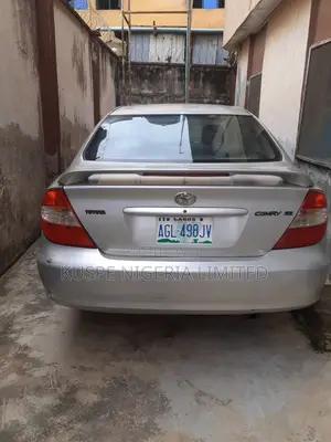 Toyota Camry SE 4rd Sedan (2.4L 4cyl 5M) 2004 Silver